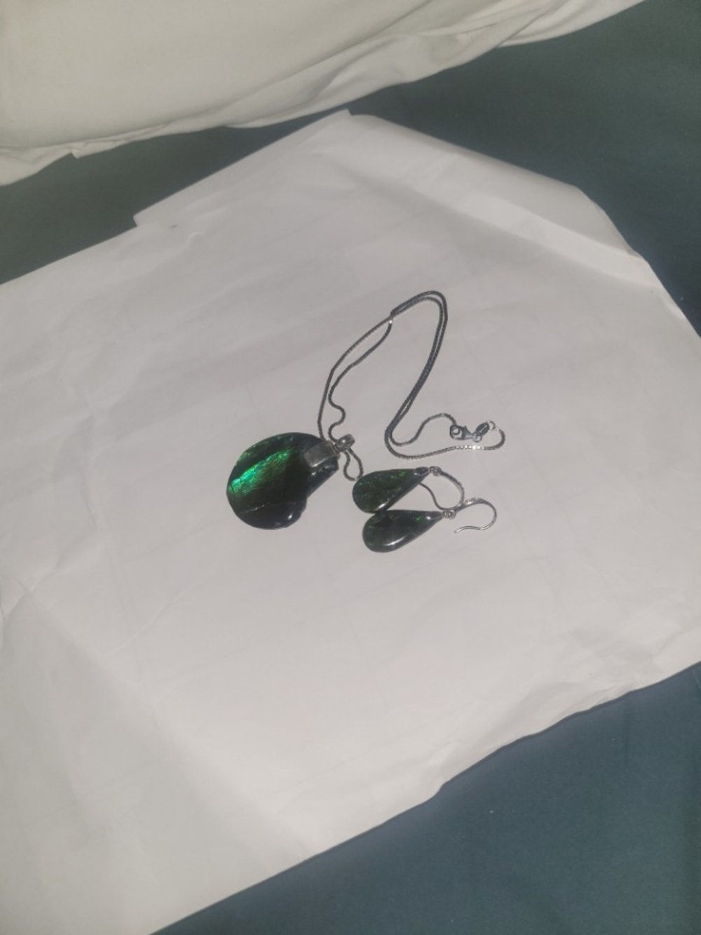Green Teardrop Pendant Necklace and Earring Set - Women Jewelry